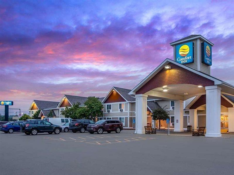 Comfort Inn Iron Mountain Exterior photo